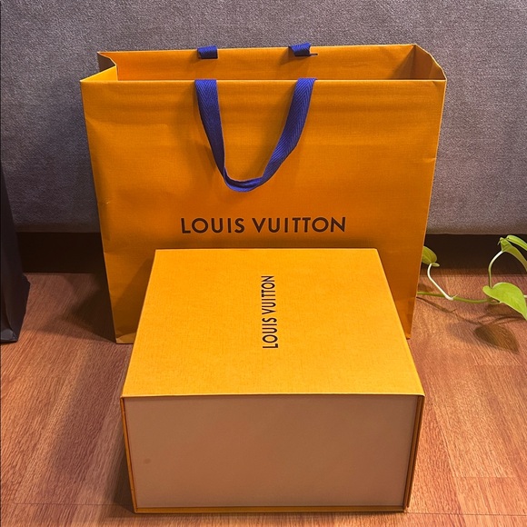 Louis Vuitton Bold Orange Box and Bag Set - Picture 2 of 4